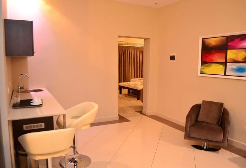 سوییت لوکس, Seasons Hotel & Spa
