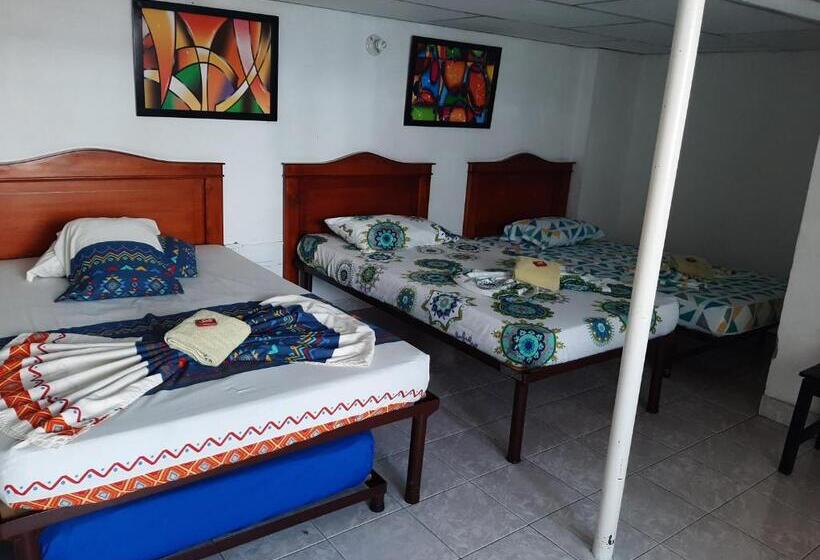 اتاق استاندارد سه نفره, Andaluz