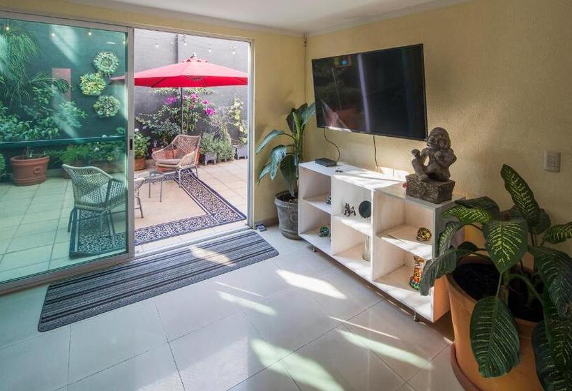 اتاق لوکس با تخت بزرگ, Casa Hidalgo