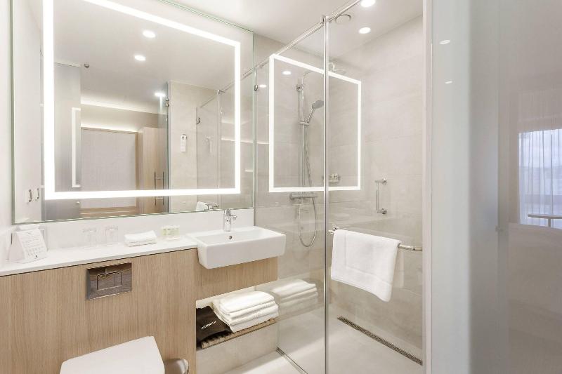 اتاق سوپریور با تخت بزرگ, Courtyard By Marriott Vilnius City Center