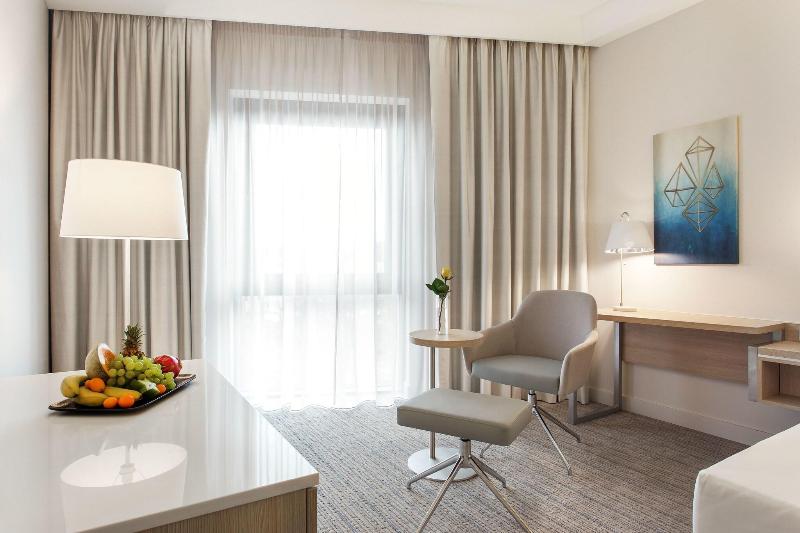 اتاق استاندارد با تخت بزرگ, Courtyard By Marriott Vilnius City Center