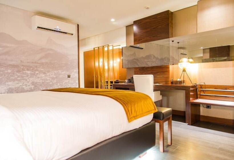 سوئیت پرزیدنت, Grand Plaza Hotel Nampula
