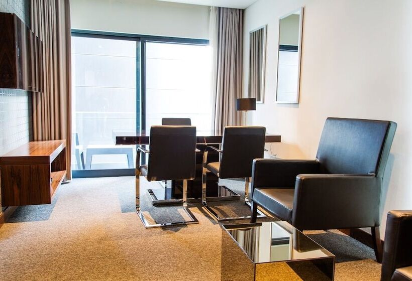 سوئیت پرزیدنت, Grand Plaza Hotel Nampula