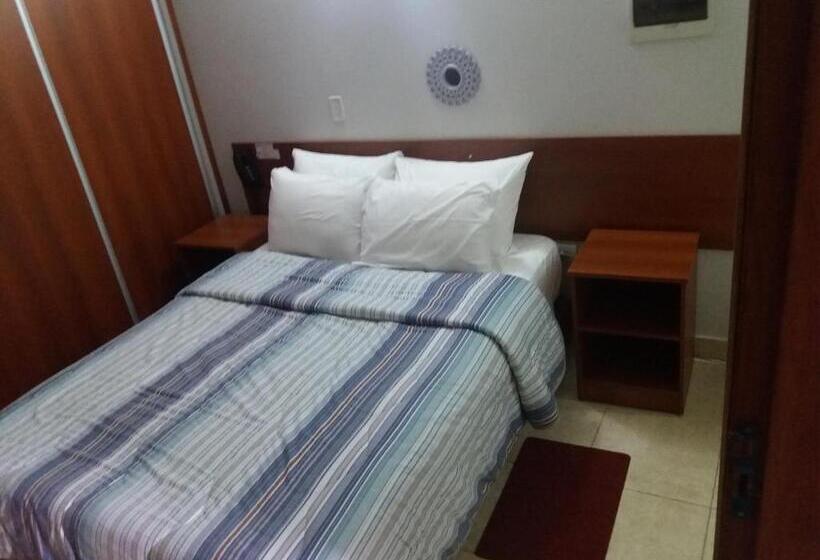 اتاق راحتی سه تخته, Madame Lynch Hotel Asuncion