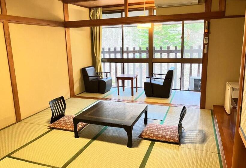اتاق استاندارد چهار تخته, Yunishigawa