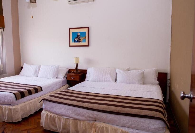 اتاق استاندارد چهار تخته, Posada De Campo San Cono