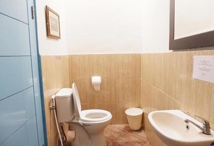 اتاق خانوادگی, Reddoorz Near Rsud Kota Mataram