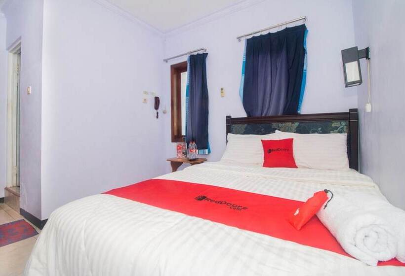 اتاق استاندارد, Reddoorz Near Pantai Boom
