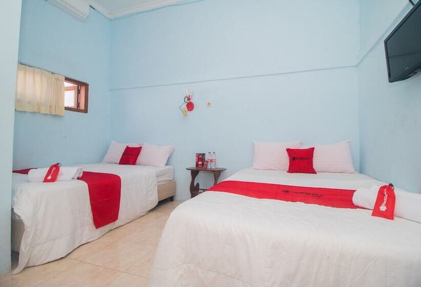 اتاق خانوادگی, Reddoorz Near Pantai Boom