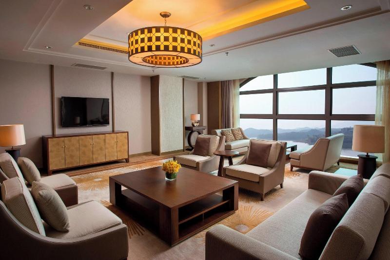 اتاق لوکس, Reddoorz Near Pantai Boom