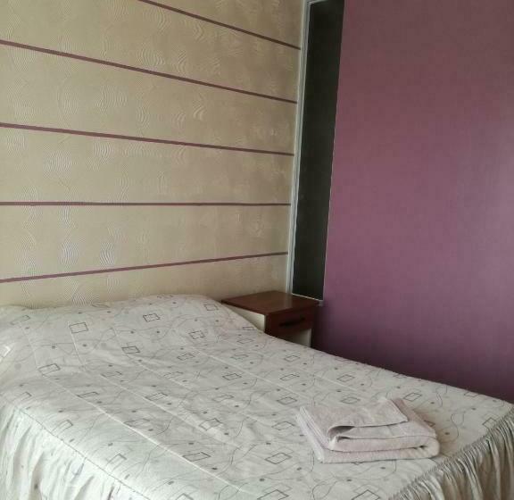 اتاق استاندارد یک نفره, The Oruro Inn