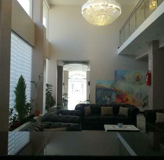 اتاق استاندارد یک نفره, The Oruro Inn