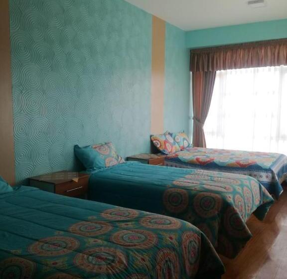 اتاق استاندارد سه نفره, The Oruro Inn