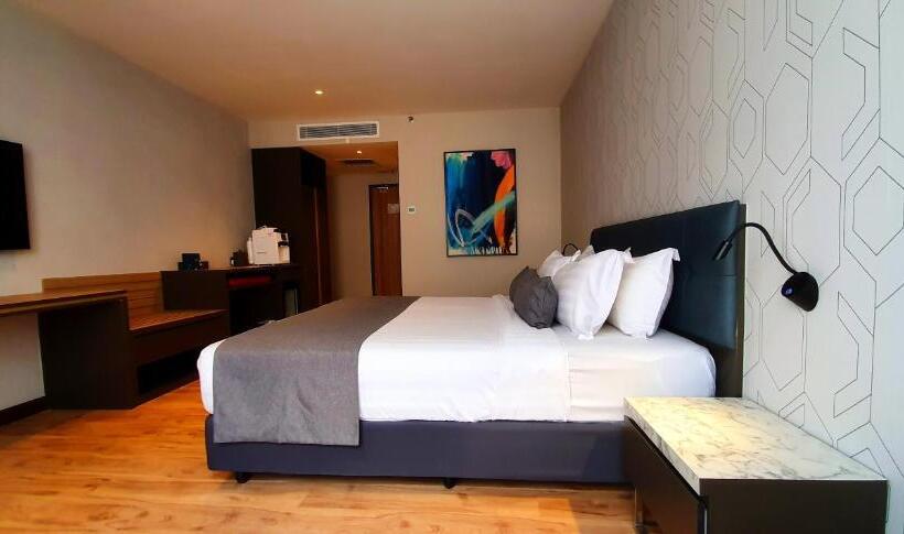 Club Room King Bed, Trove Johor Bahru