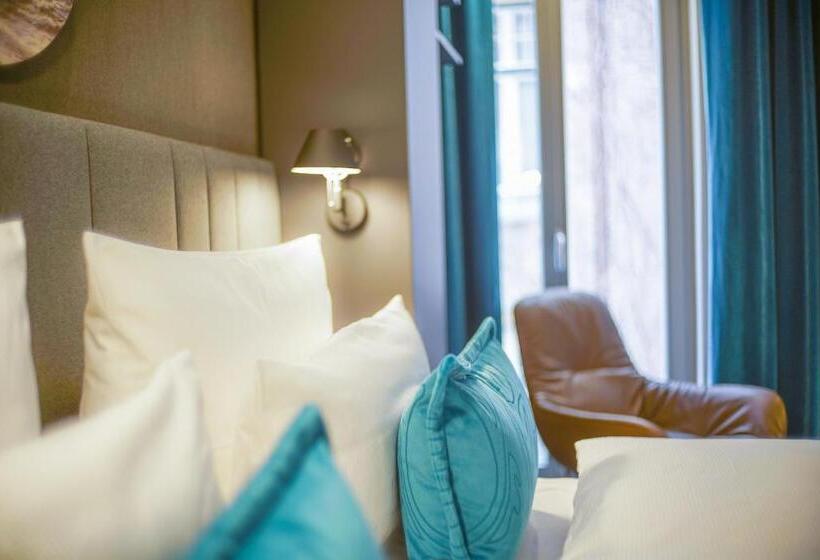 キングサイズベッドのスタンダードルーム, Motel One Lübeck