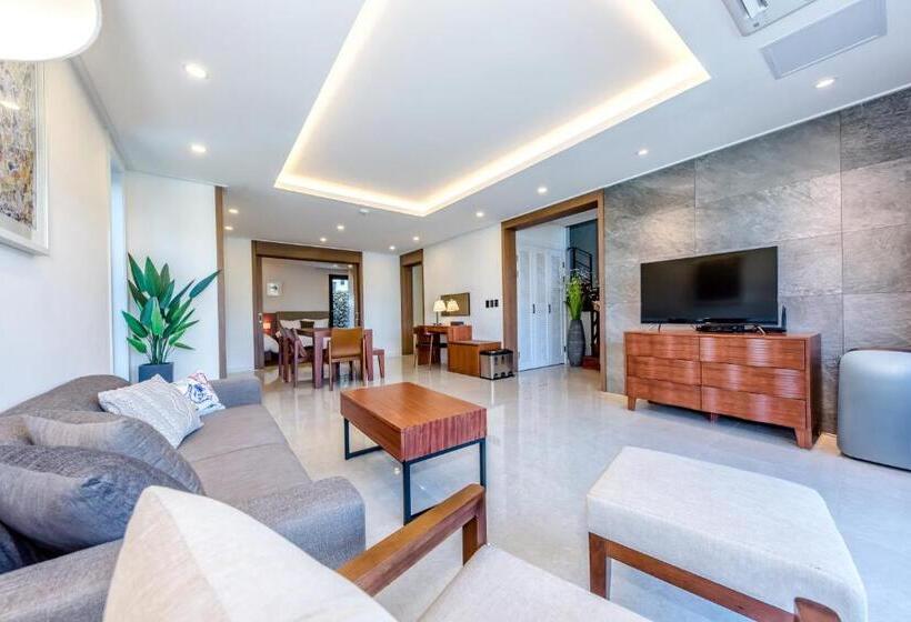 اتاق لوکس خانوادگی, Arts Spa&poolvilla