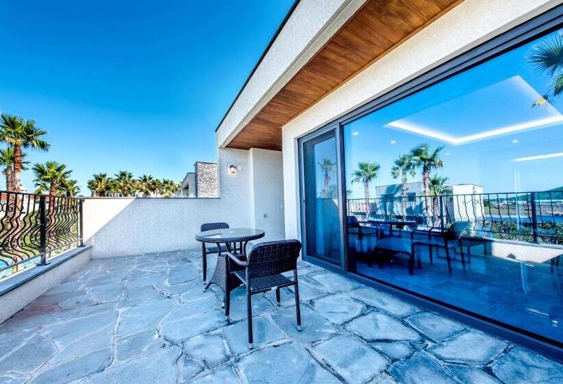 اتاق لوکس خانوادگی, Arts Spa&poolvilla