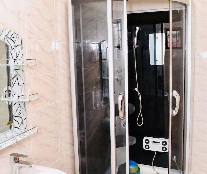 سوییت جونیور, Limoh Suites