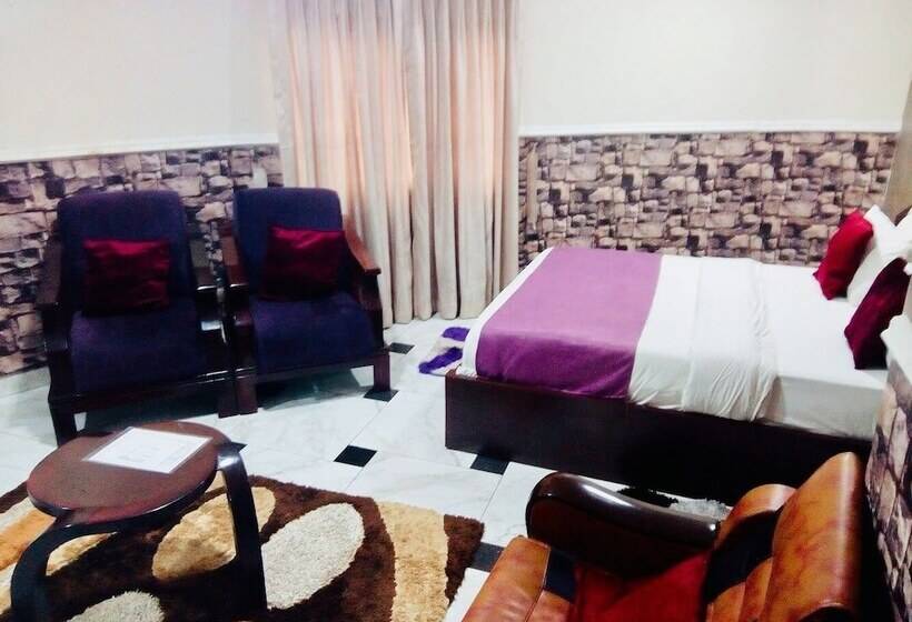 سوییت جونیور, Limoh Suites