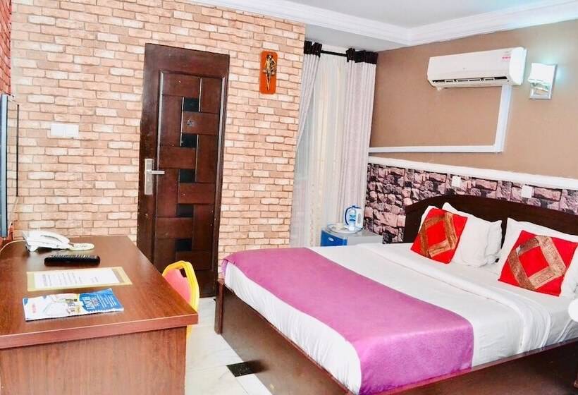 سوییت جونیور, Limoh Suites