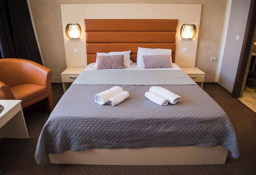 اتاق لوکس, Mbi Travel Inn