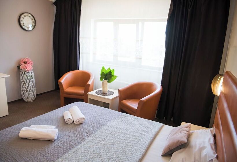 اتاق لوکس, Mbi Travel Inn