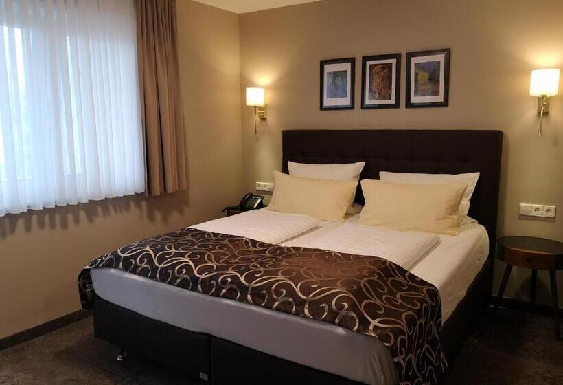 اتاق استاندارد با تخت بزرگ, Regina