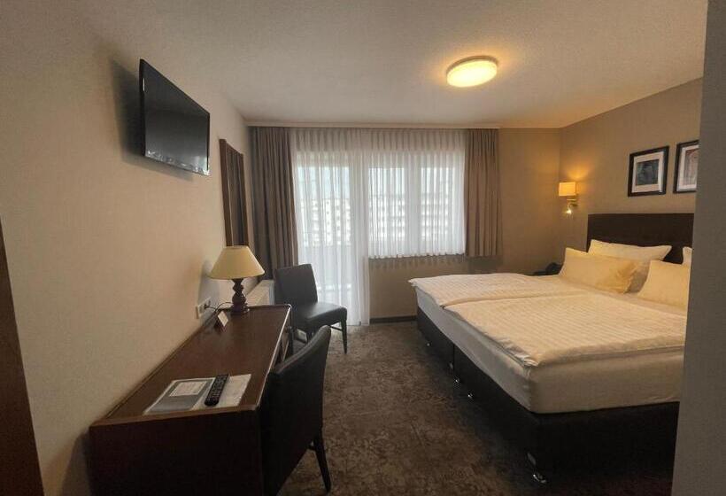 اتاق استاندارد با تخت بزرگ, Regina