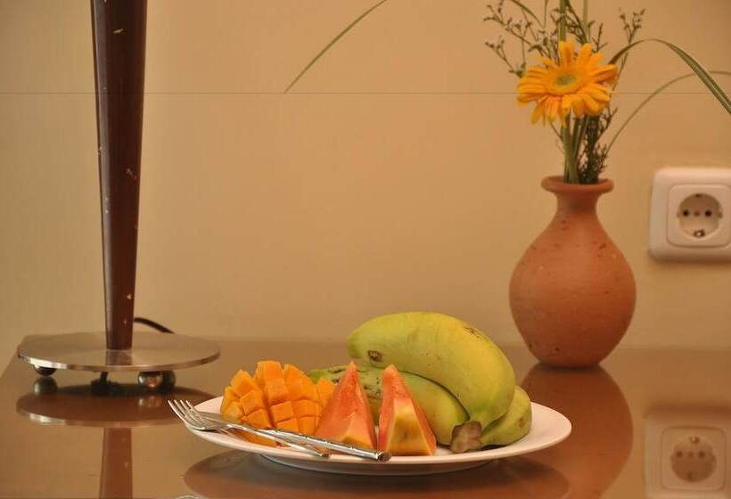 חדר דלוקס נוף בריכה, 4 U Saliya Garden