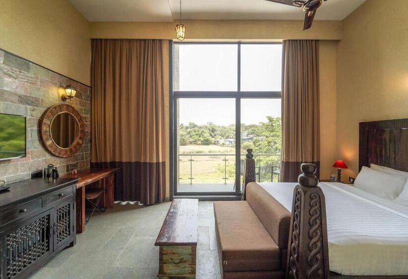 Номер Premium с Балконом, Triose Boutique Hotel Lonavala