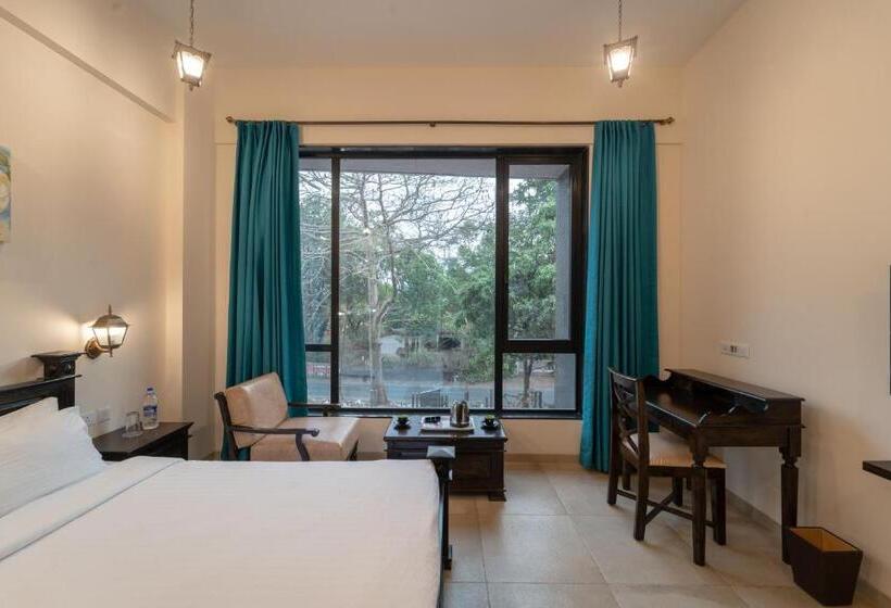 Номер Премиум, Triose Boutique Hotel Lonavala