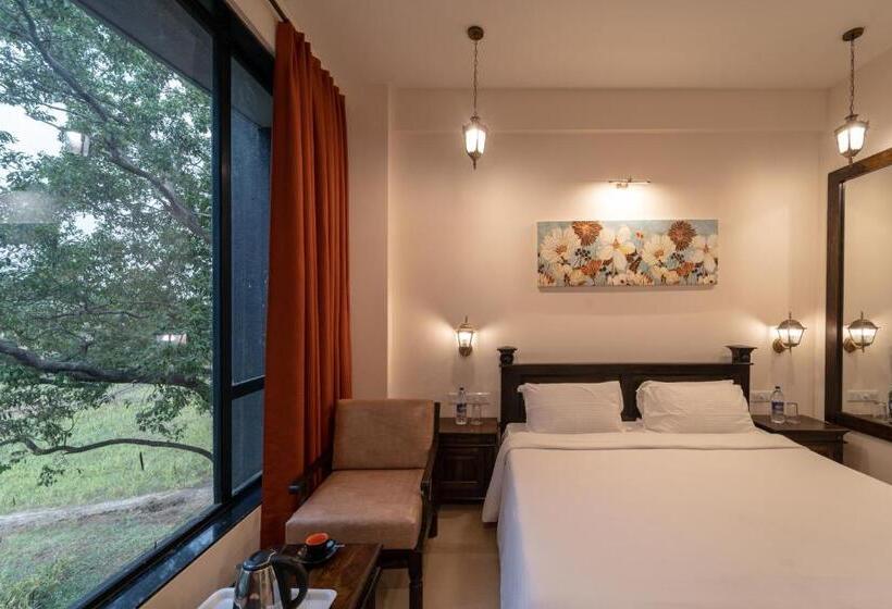 Номер Deluxe Кровать Кинг, Triose Boutique Hotel Lonavala