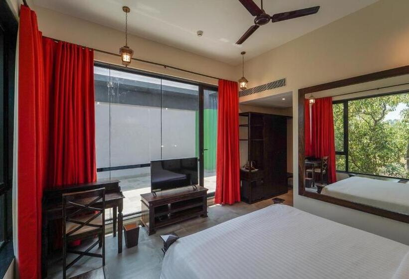 Номер Deluxe Кровать Кинг, Triose Boutique Hotel Lonavala