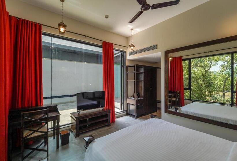Номер Deluxe Кровать Кинг, Triose Boutique Hotel Lonavala