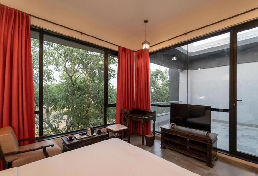 Номер Deluxe Кровать Кинг, Triose Boutique Hotel Lonavala