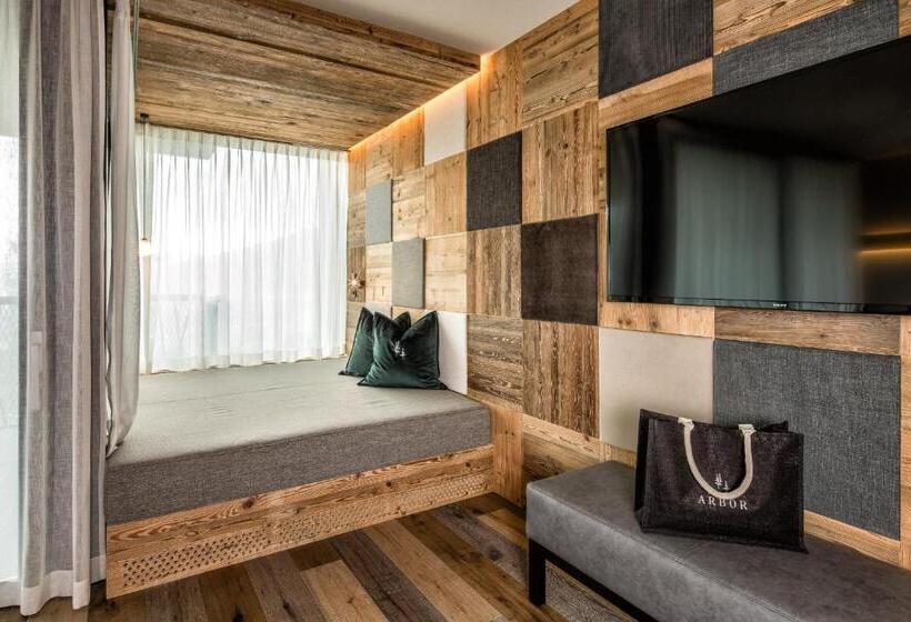 Superior suite with balcony, My Arbor   Plose Wellness