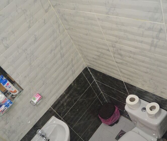 اتاق لوکس یک تخته, Midtown Hostel