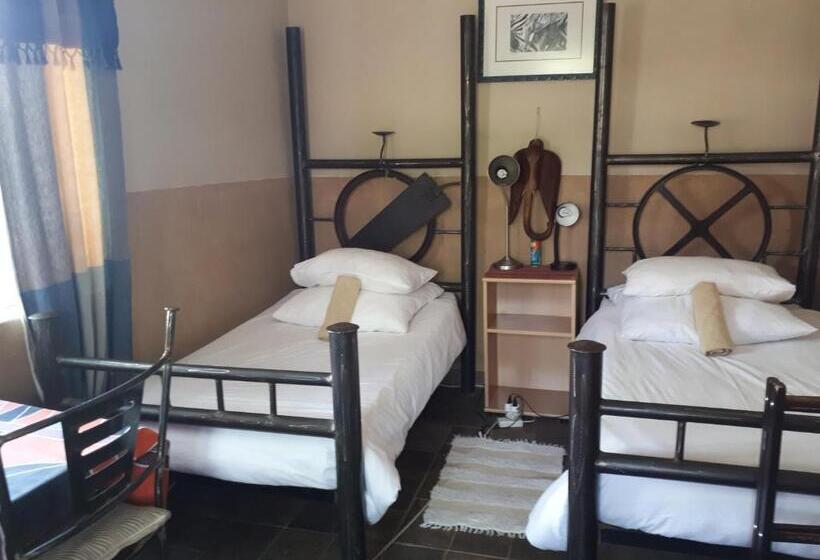 اتاق استاندارد با سرویس بهداشتی مشترک, Puccini House