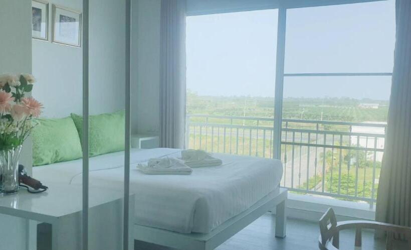 اتاق لوکس, Chada@nakhon