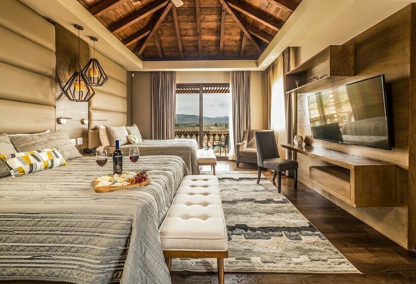 سوییت جونیور, El Cielo Resort