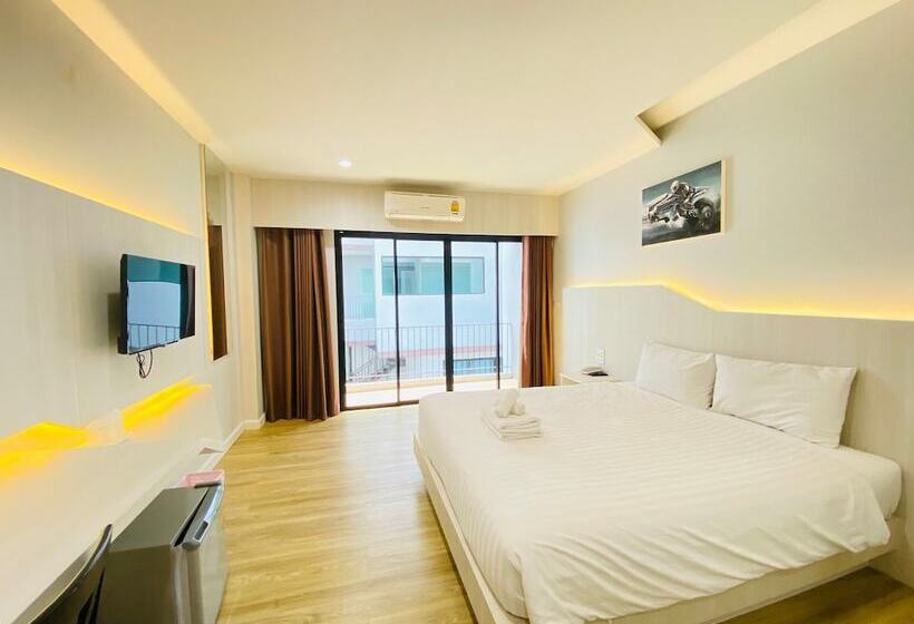 اتاق استاندارد با چشم‌انداز استخر, Luxsna Residence