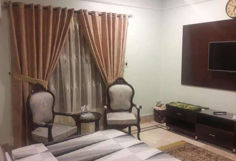 اتاق لوکس, Seven 7