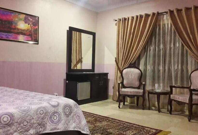اتاق لوکس, Seven 7