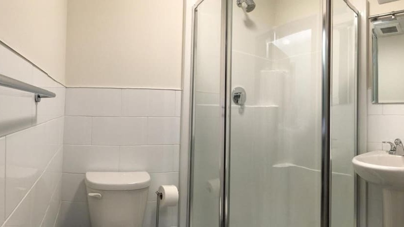 اتاق استاندارد با سرویس بهداشتی مشترک, Granville Hall Residence