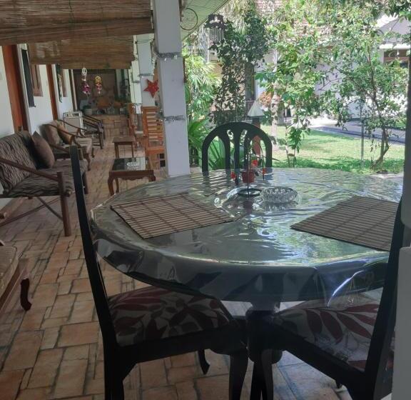 اتاق اکونومی, Villa 67