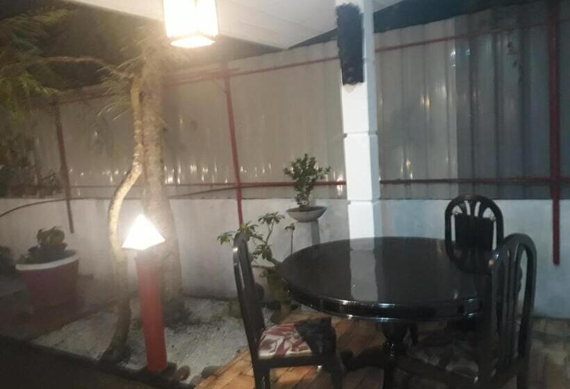 اتاق لوکس, Villa 67