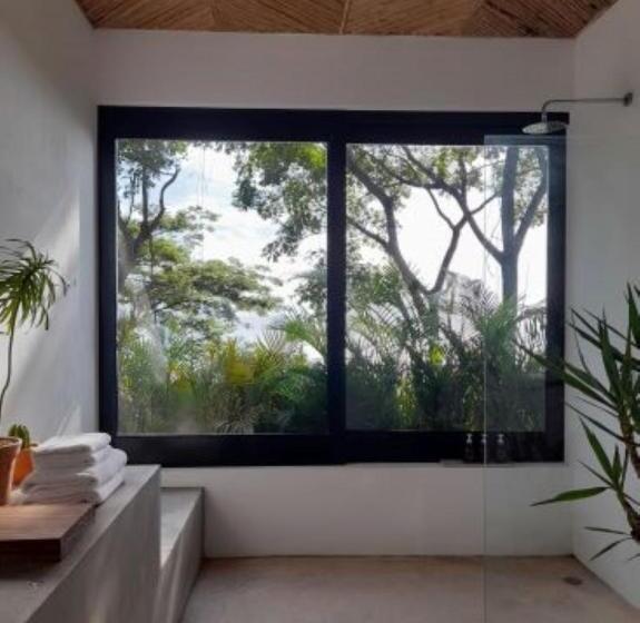اتاق سوپریور با تخت بزرگ, Mint Santa Teresa   Adults Only