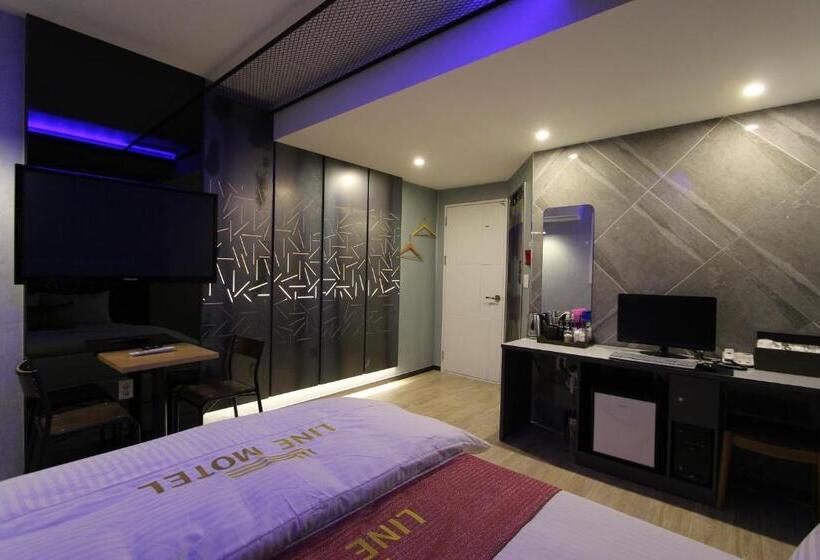 اتاق استاندارد, Line Motel