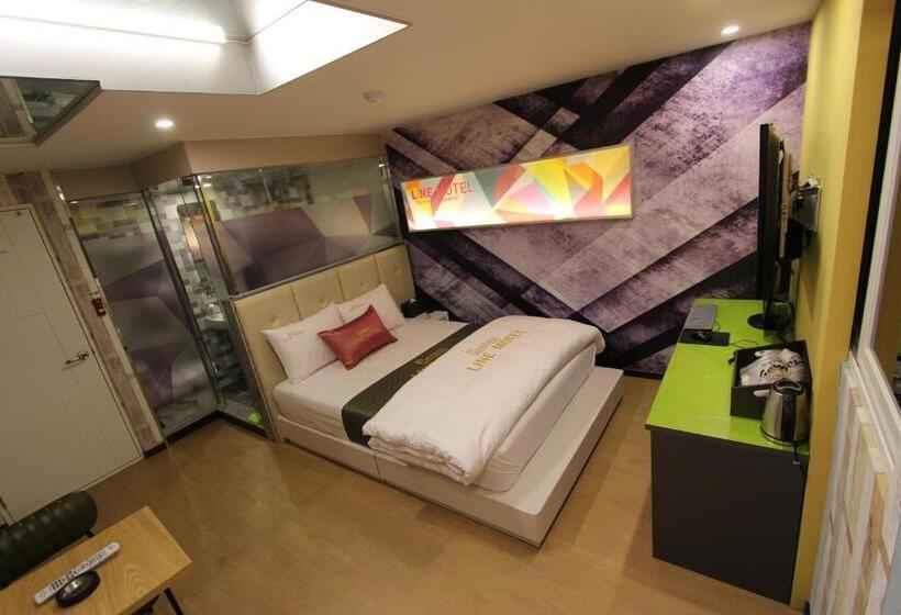 اتاق لوکس, Line Motel