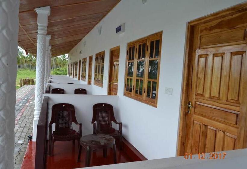 اتاق استاندارد چهار تخته, Shan Guest And Restaurant Nilaveli